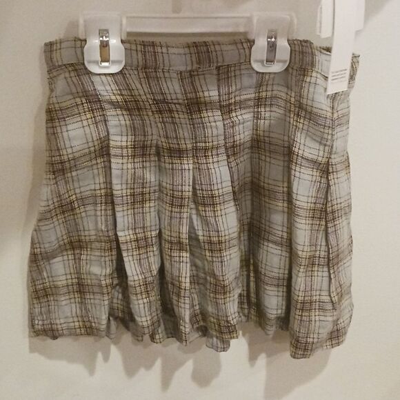 Tahari Girls Shirt & Skirt Set - Picture 3 of 4